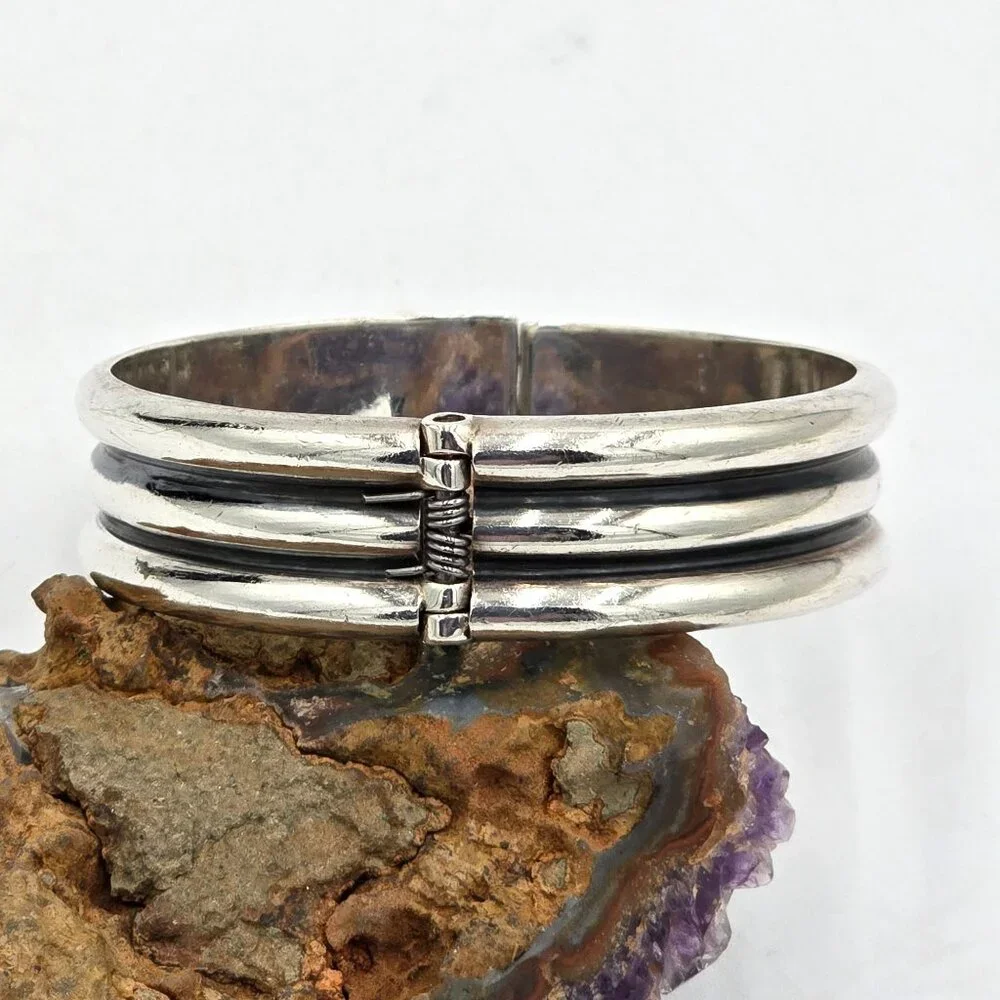 925 Sterling Silver Ribbed Hinged Clamper Bangle Bracelet Modernist Jewelry 51g - Picture 9 of 14